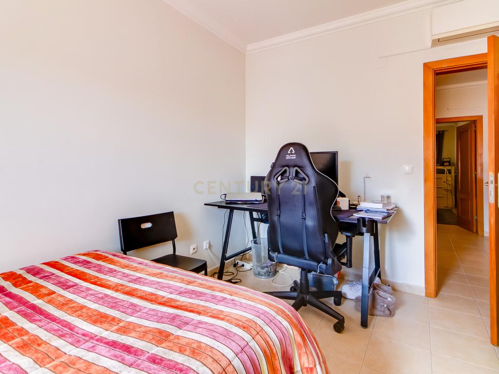 Espaçosa Moradia T3  - Image 15